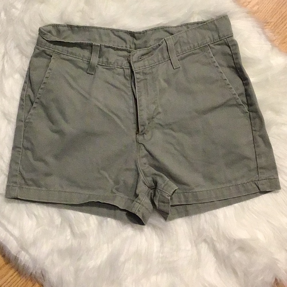 Vintage early 90s Levi’s olive green shorts
